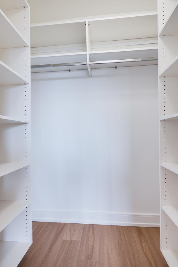 28 Helene Street North - Photo 10