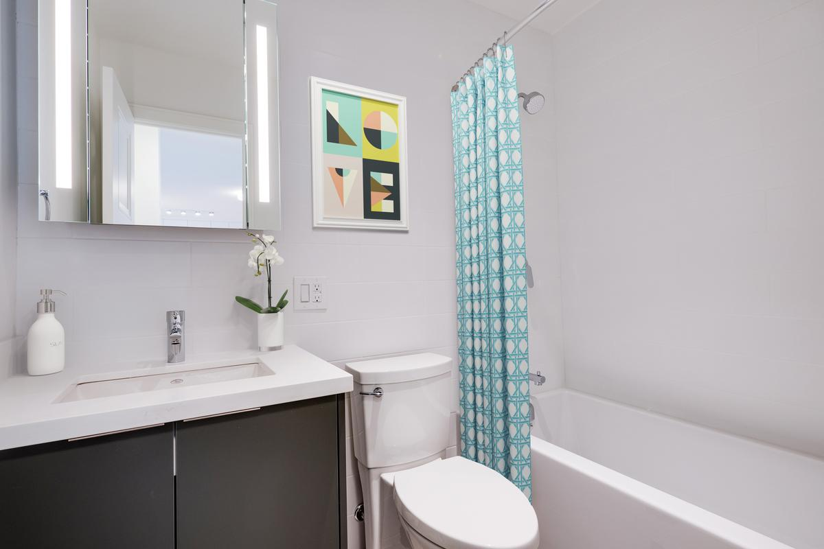 28 Helene Street North - Photo 11