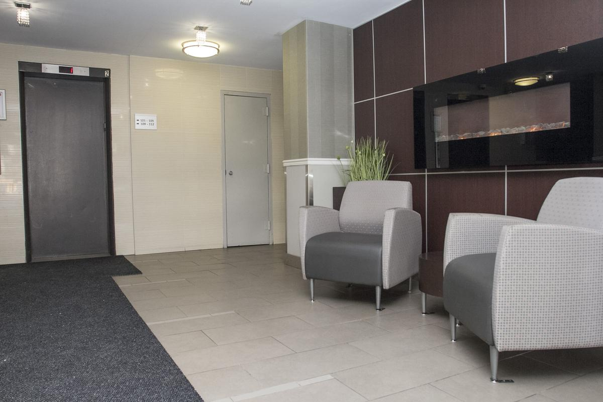 28 Helene Street North - Photo 16