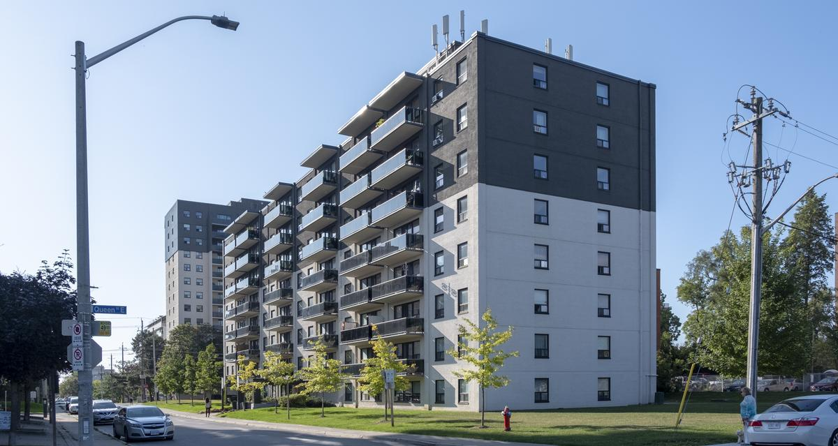 28 Helene Street North - Photo 5