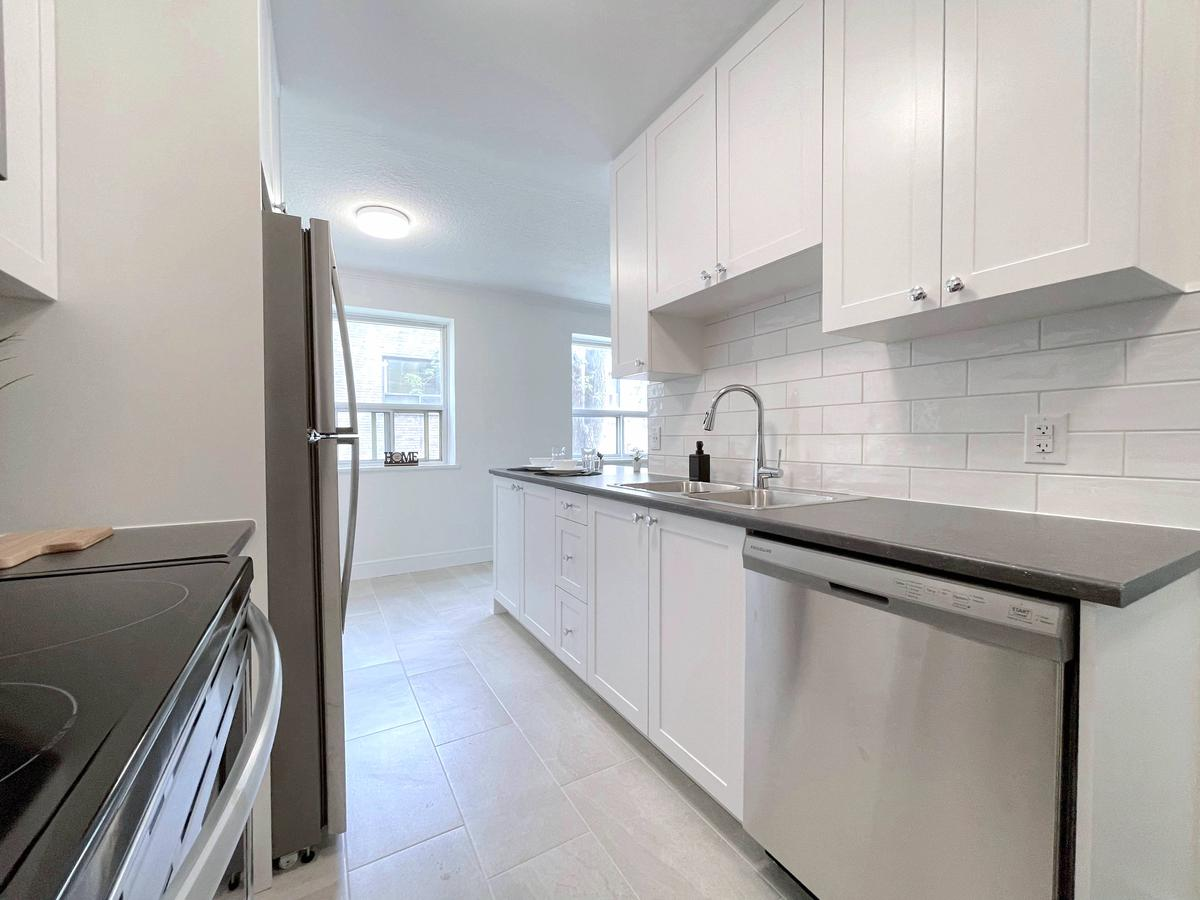 140 Kingston Road - Photo 16