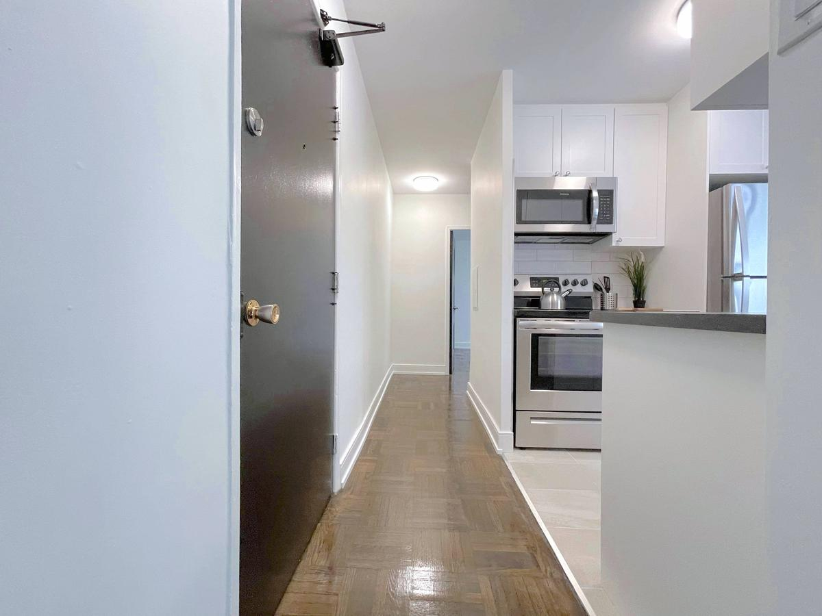 140 Kingston Road - Photo 8