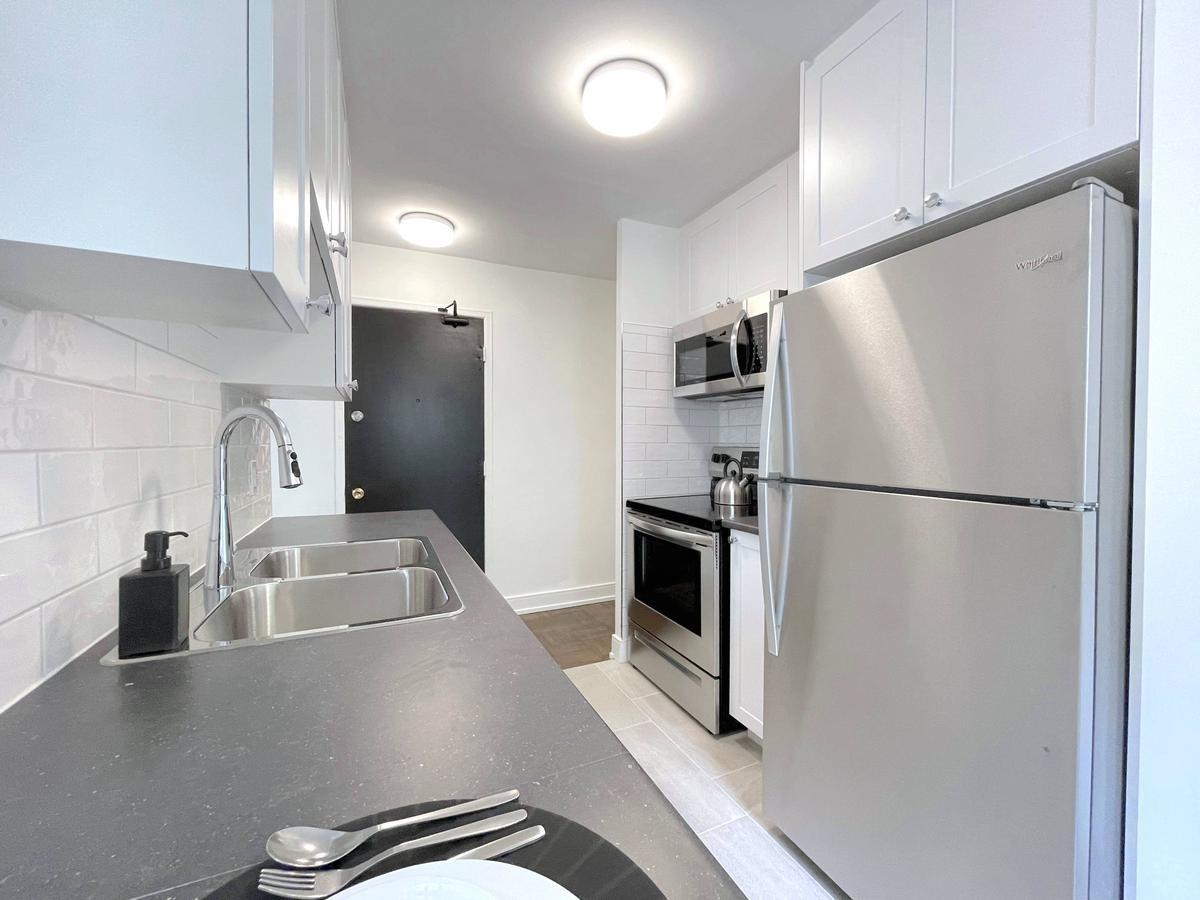 140 Kingston Road - Photo 9