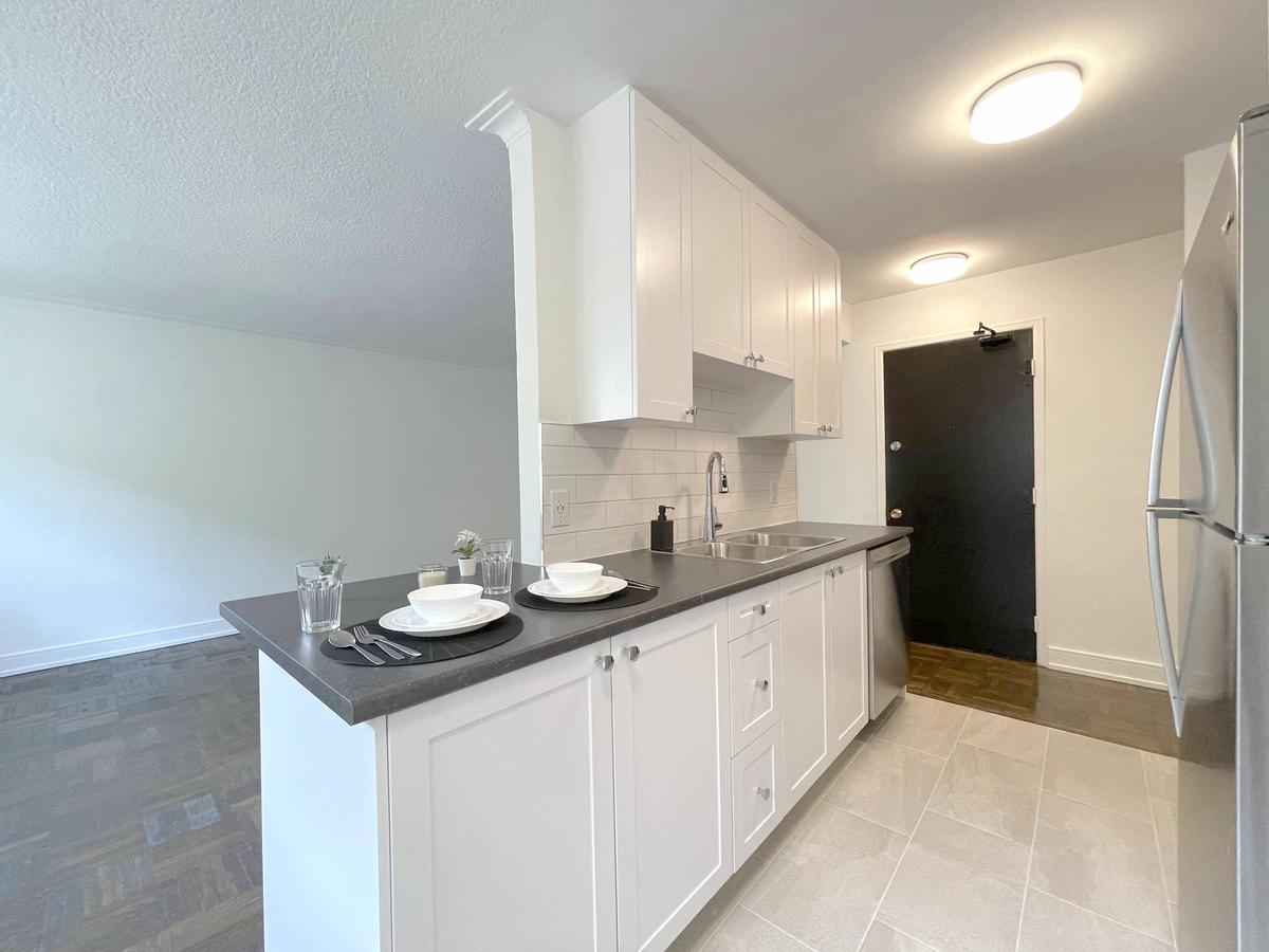 140 Kingston Road - Photo 10
