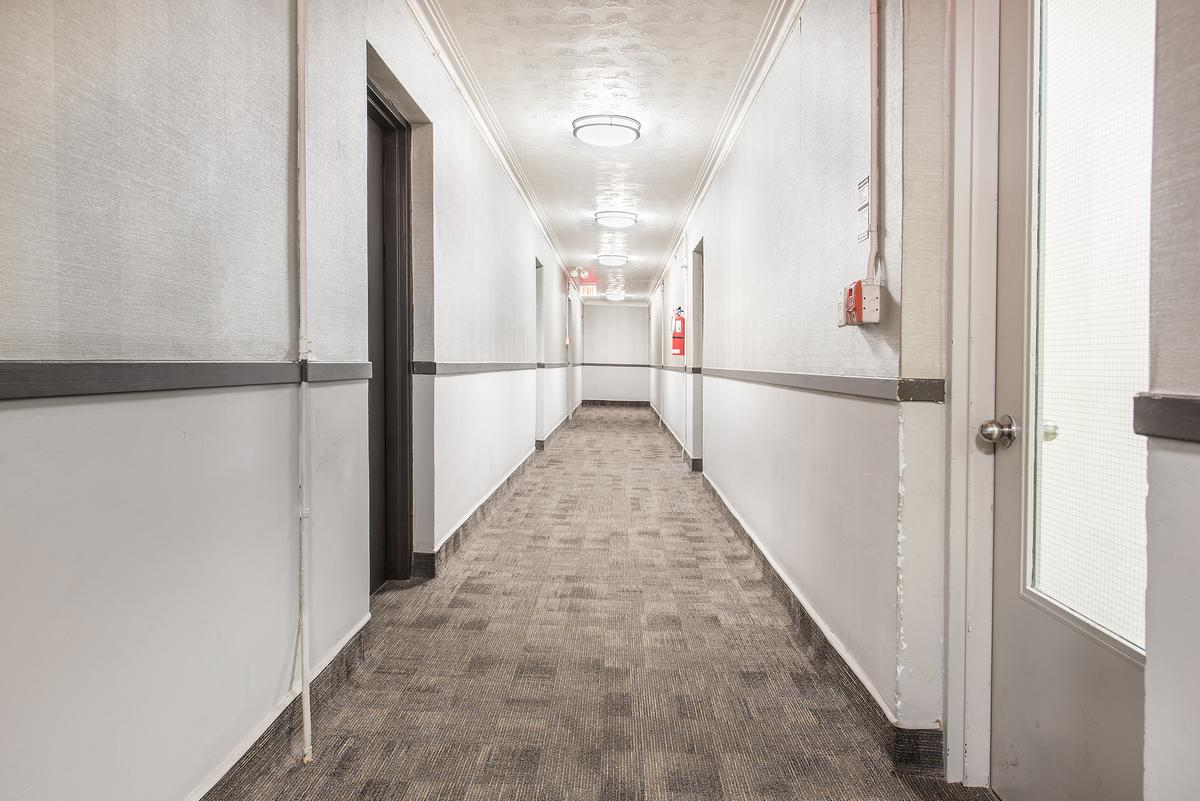 206 Lakeshore Road East - Photo 8