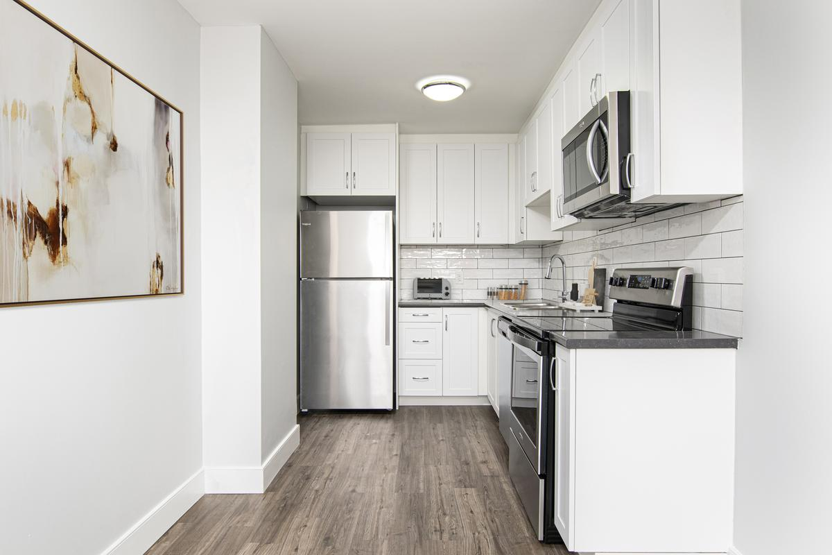 206 Lakeshore Road East - Photo 9