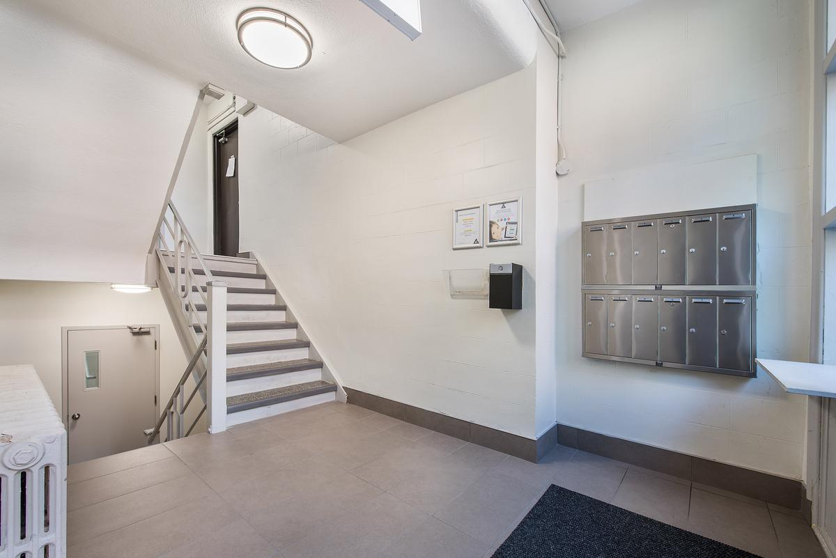 8 Oakwood Avenue North - Photo 9