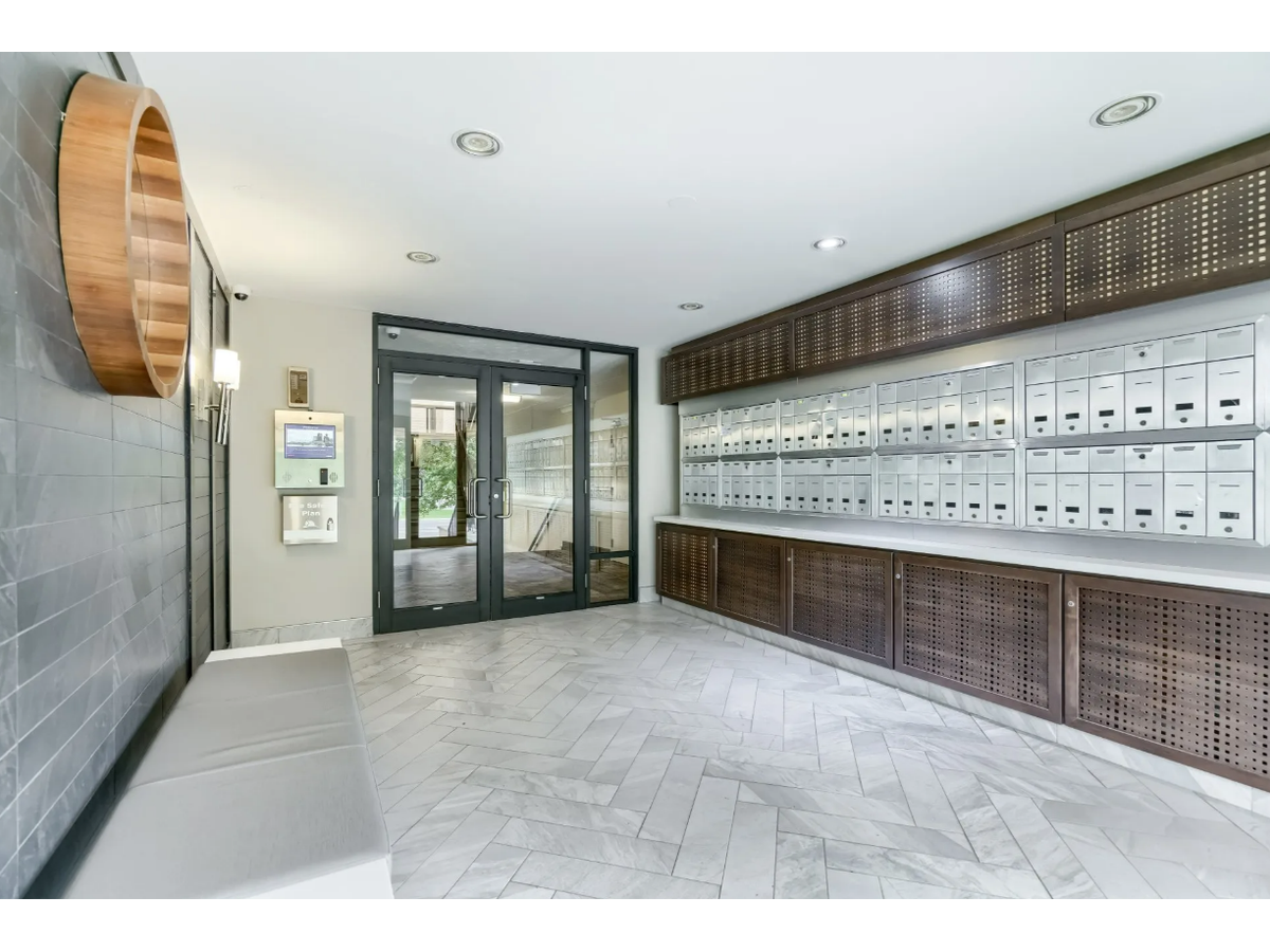 2175 Avenue Road - Photo 4
