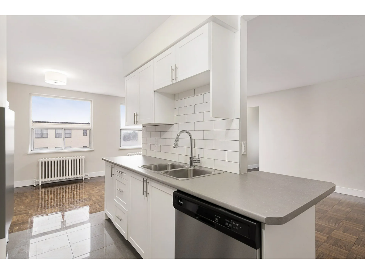 2175 Avenue Road - Photo 6