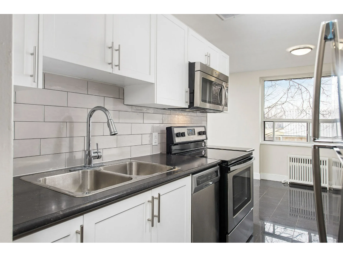200 Ridley Boulevard - Photo 2
