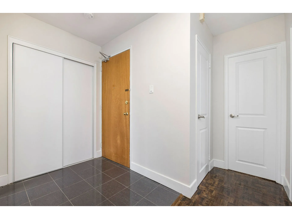 200 Ridley Boulevard - Photo 5