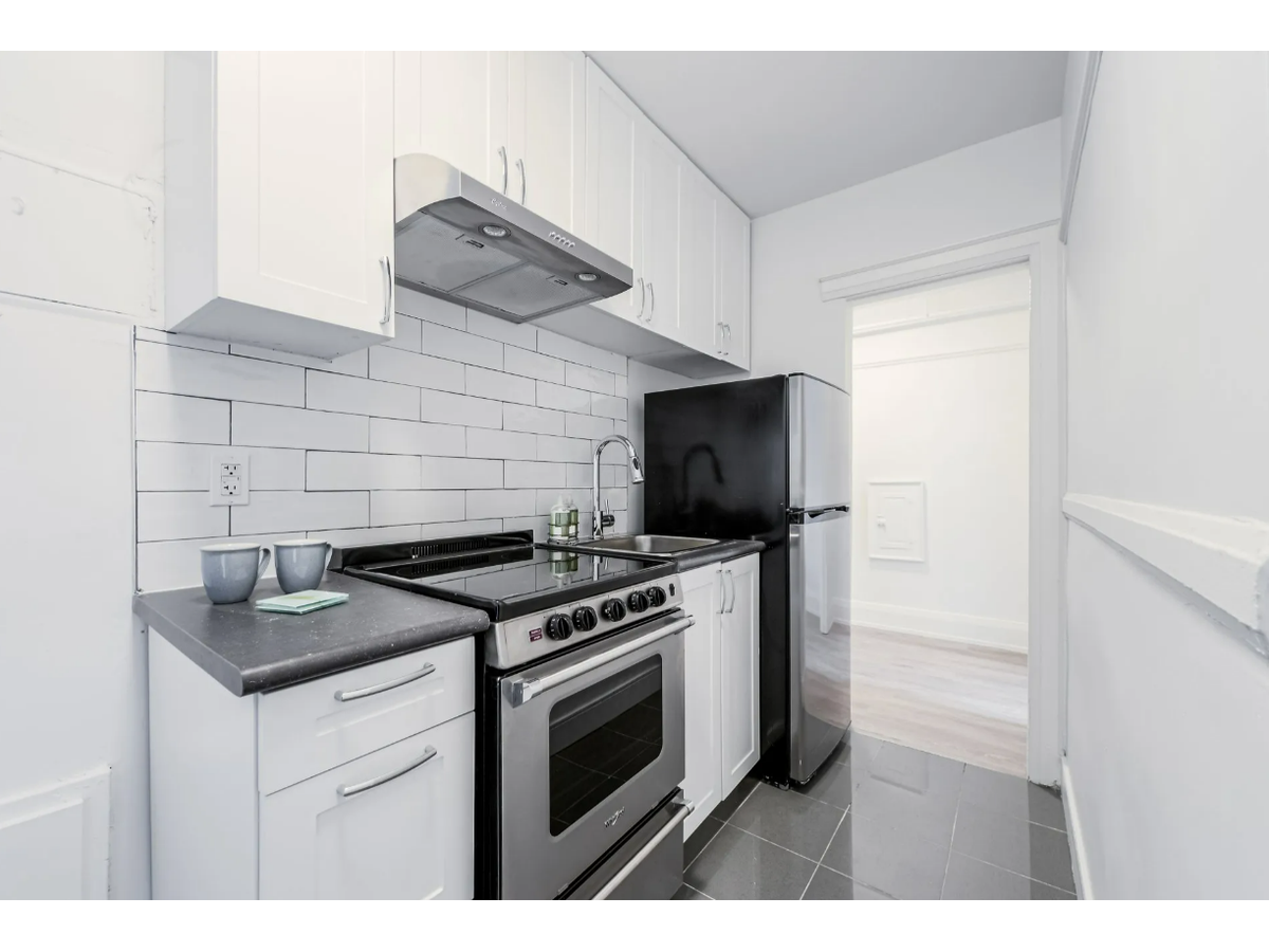 210 Wychwood Avenue - Photo 3