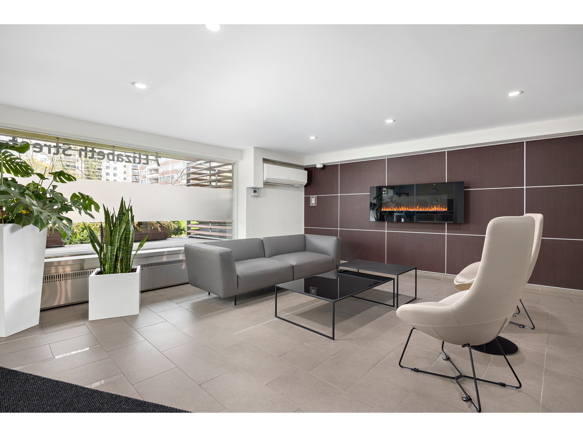 7 Elizabeth Street North - Photo 20