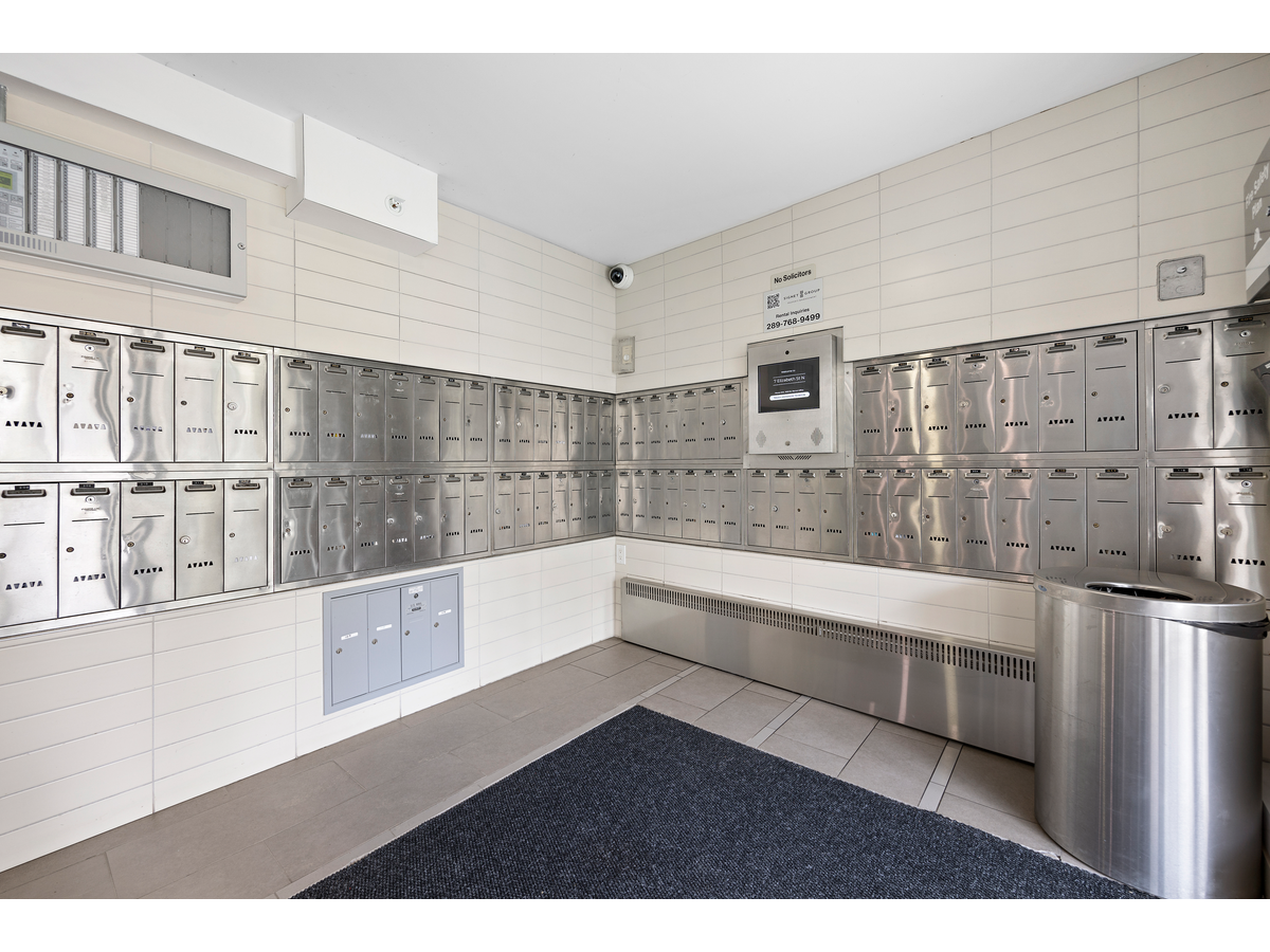 7 Elizabeth Street North - Photo 25