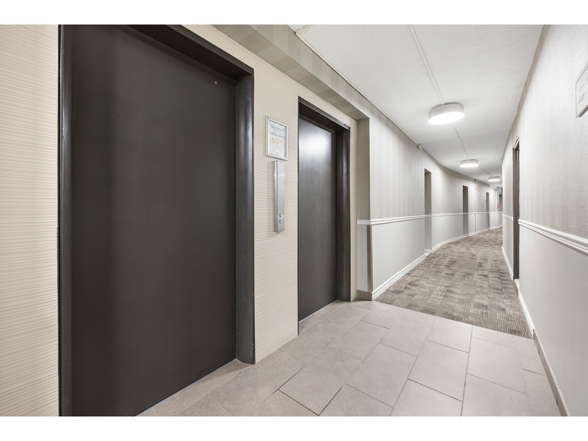 7 Elizabeth Street North - Photo 28