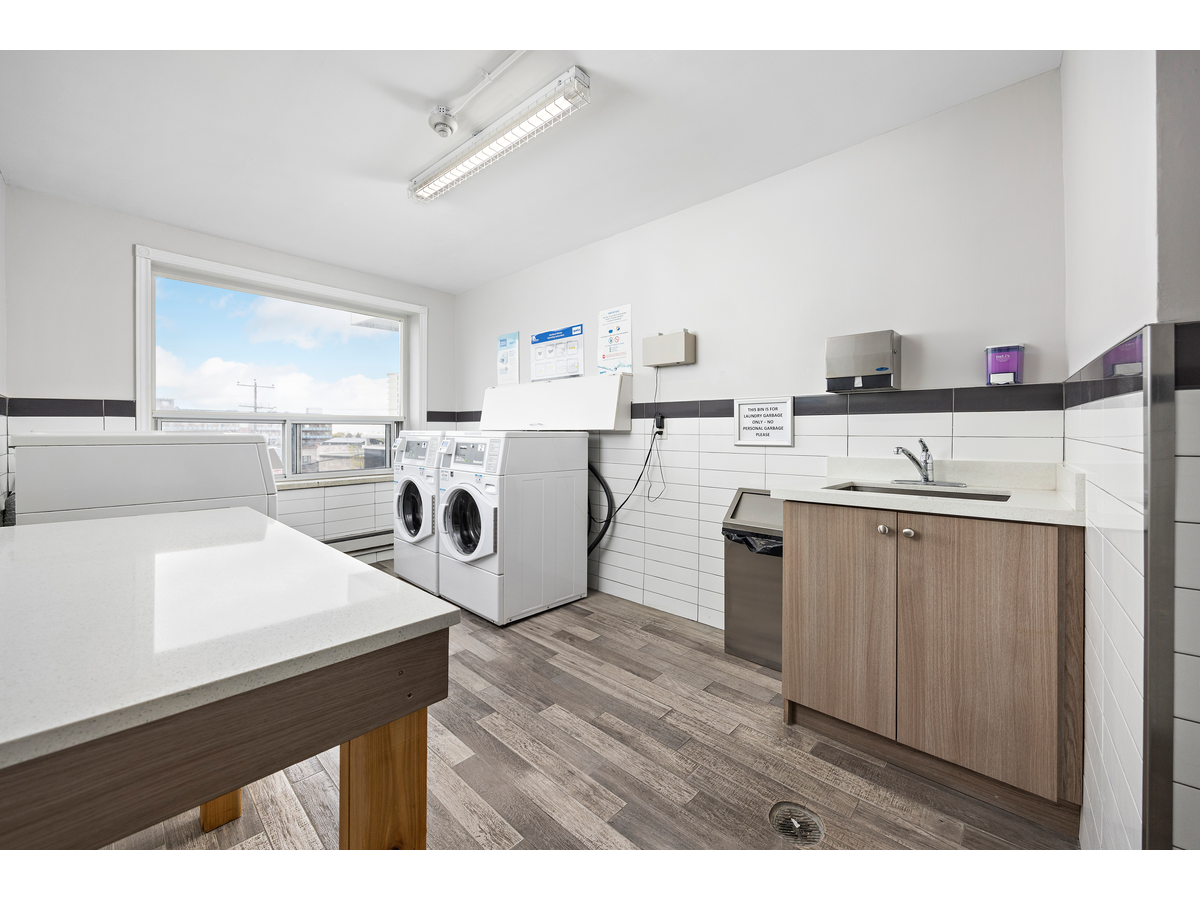 7 Elizabeth Street North - Photo 33