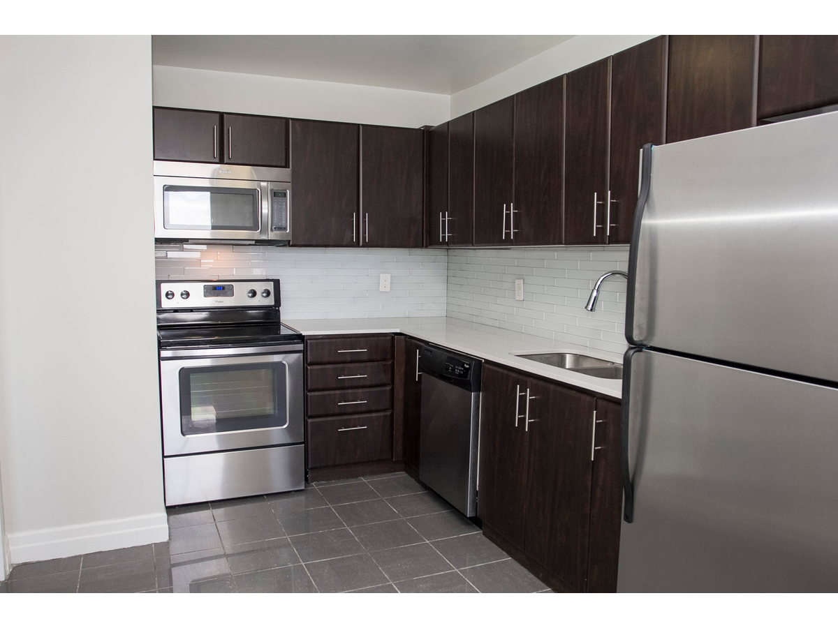 28 Helene Street North - Photo 20