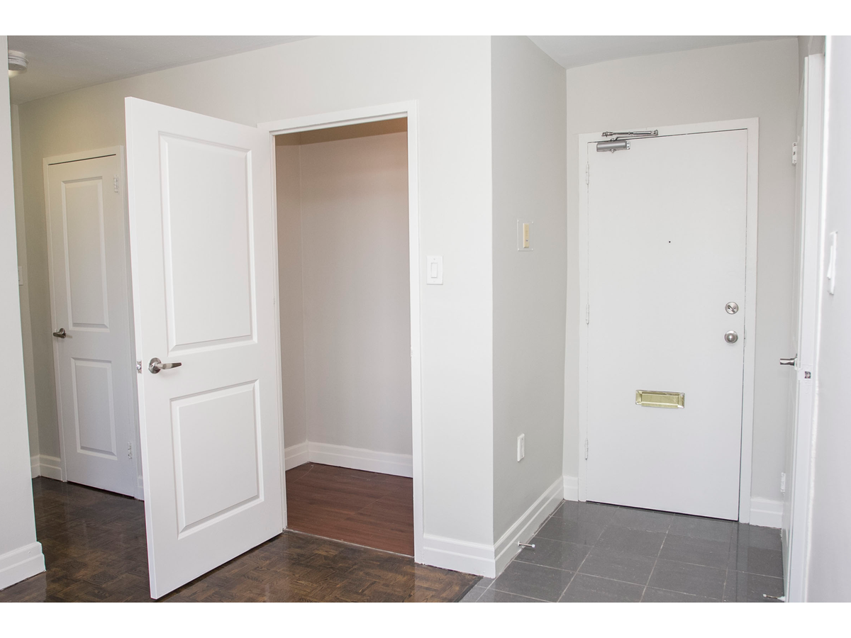 28 Helene Street North - Photo 21