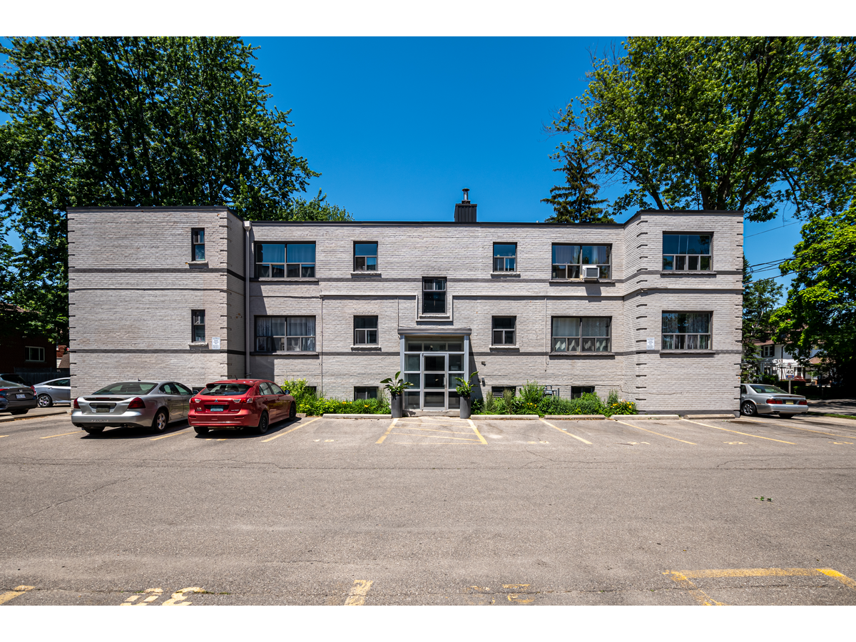 8 Oakwood Avenue North - Photo 2