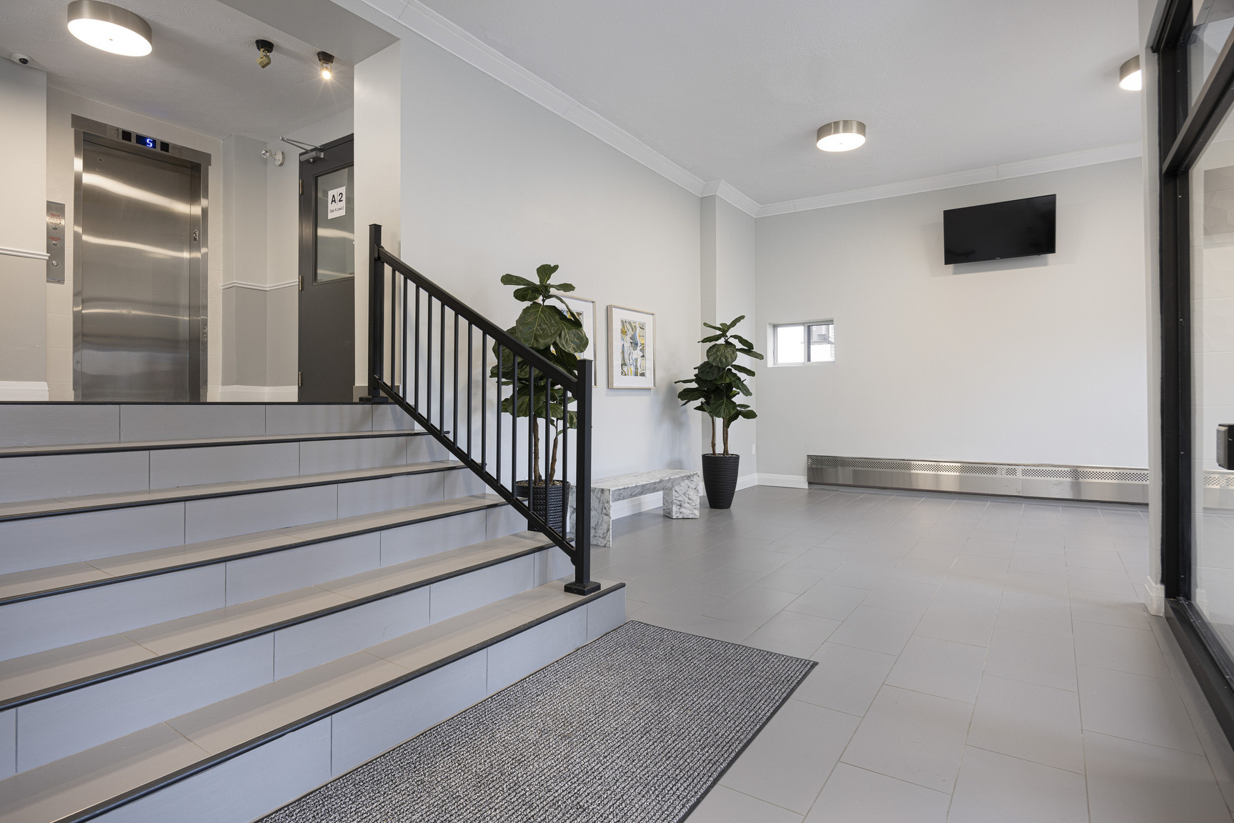 190 Queen Street South - Photo 15