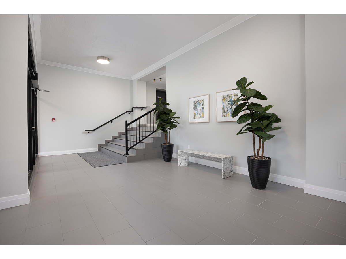 190 Queen Street South - Photo 10