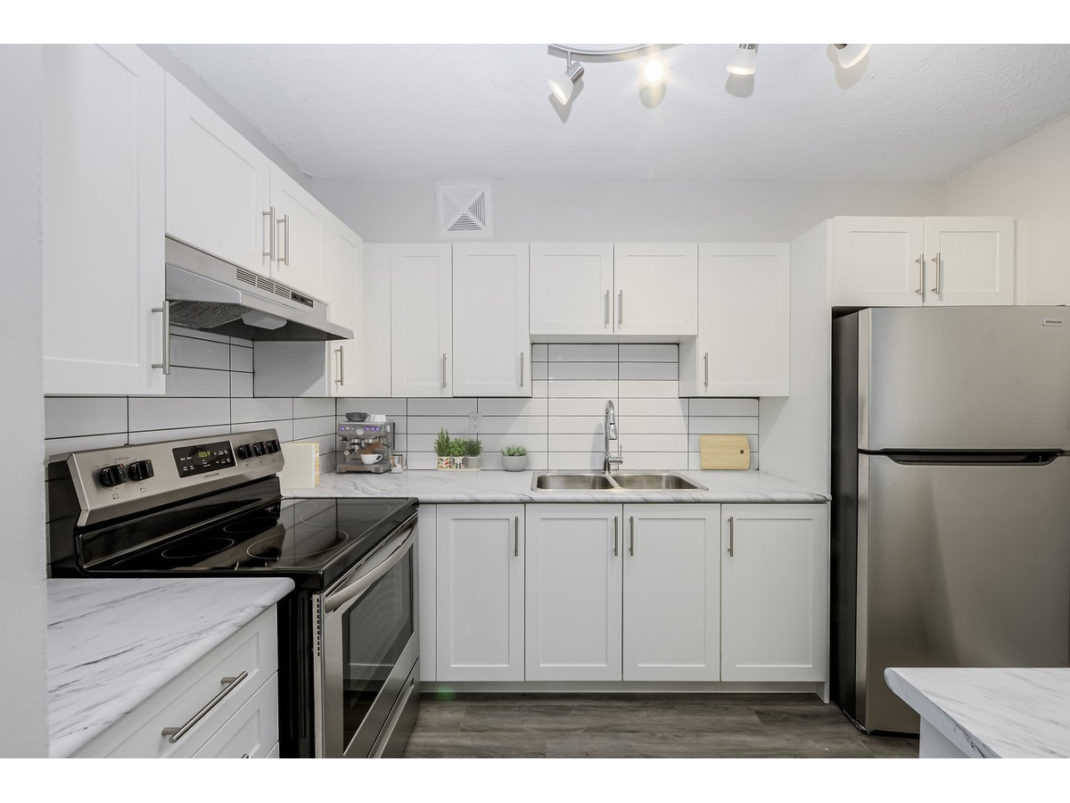 300 Antibes Drive - Photo 7