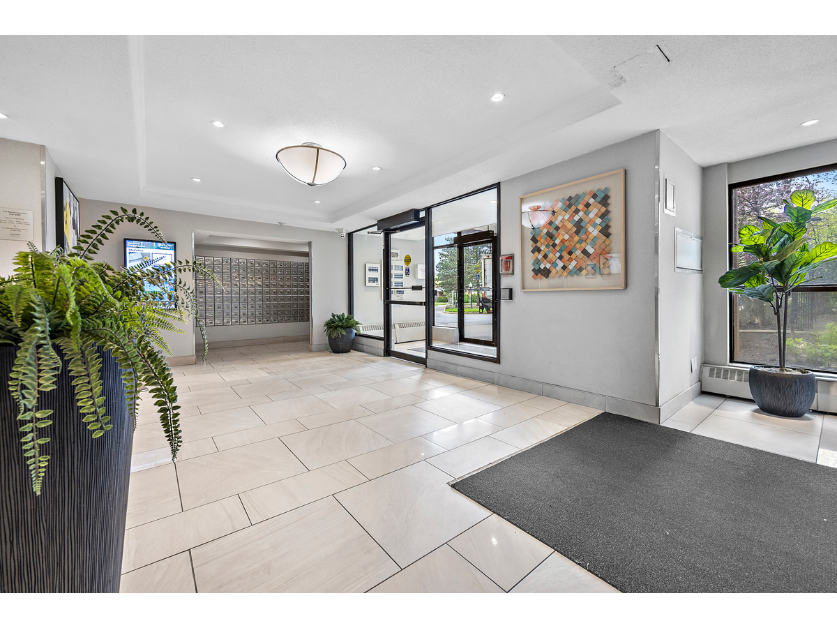 300 Antibes Drive - Photo 18