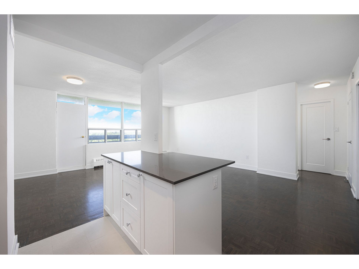 2233 - 2235 Hurontario Street - Photo 7