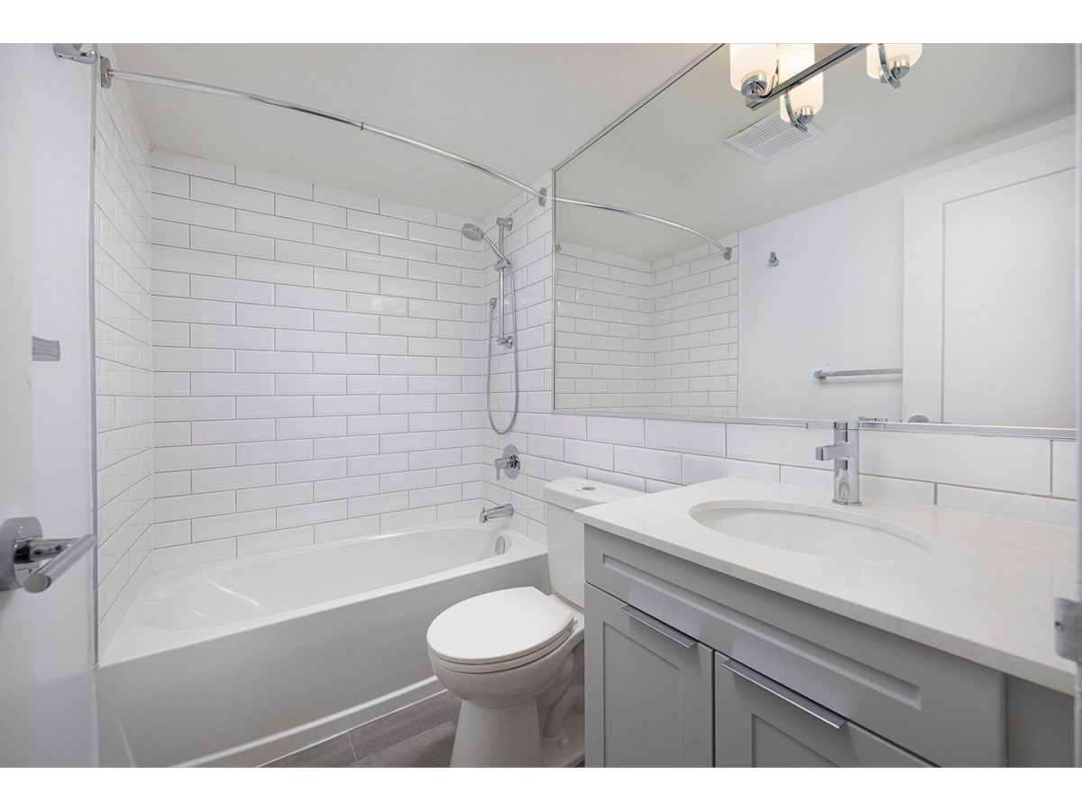2233 - 2235 Hurontario Street - Photo 10