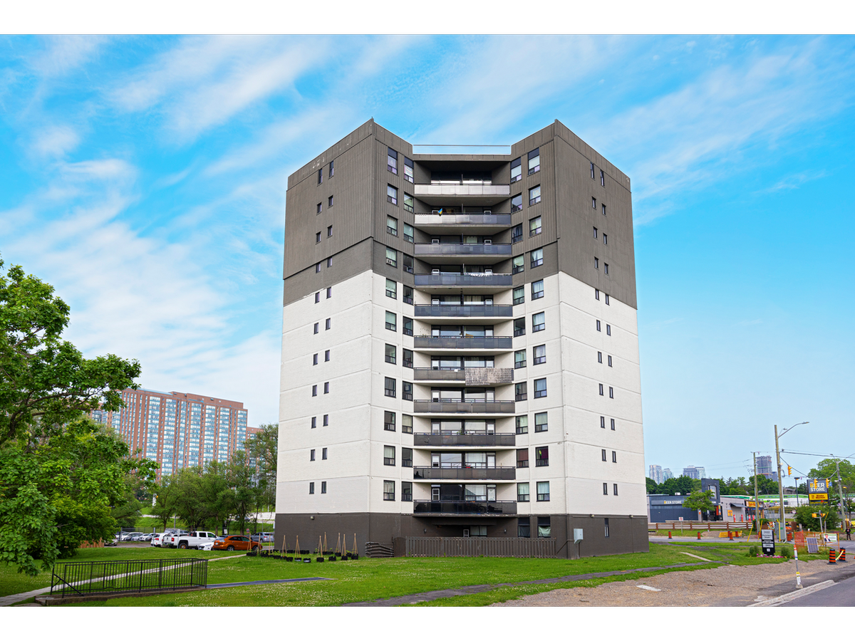 3122 Hurontario Street - Photo 2