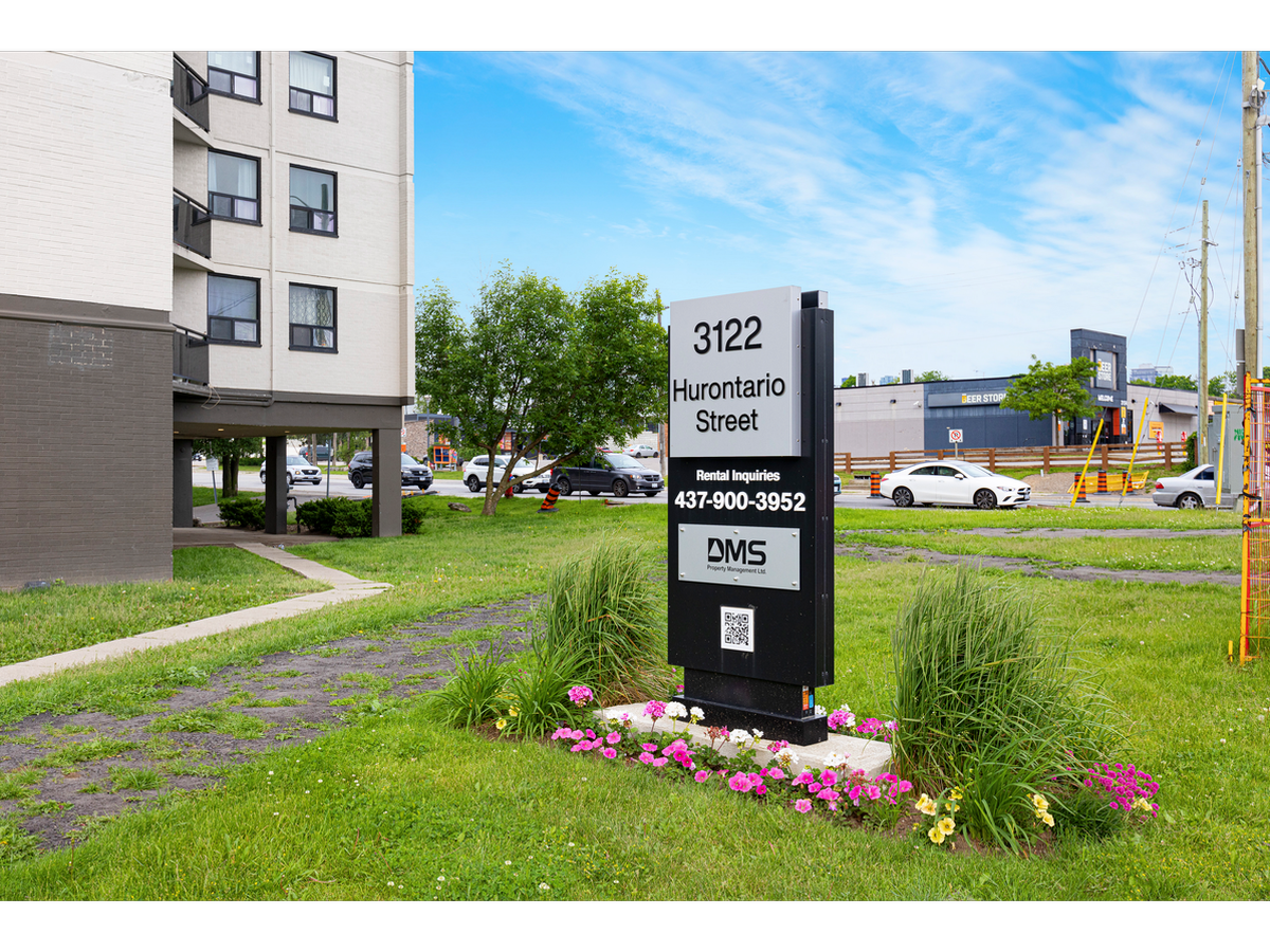 3122 Hurontario Street - Photo 8