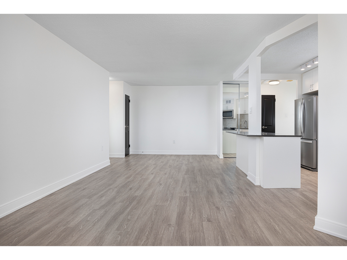 3122 Hurontario Street - Photo 10