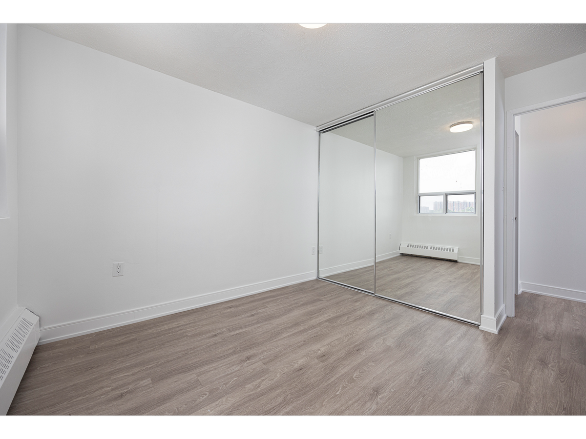 3122 Hurontario Street - Photo 13