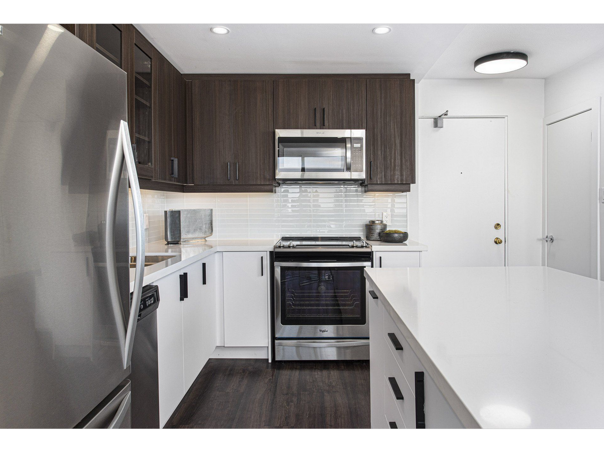 2465 Hurontario Street - Photo 3