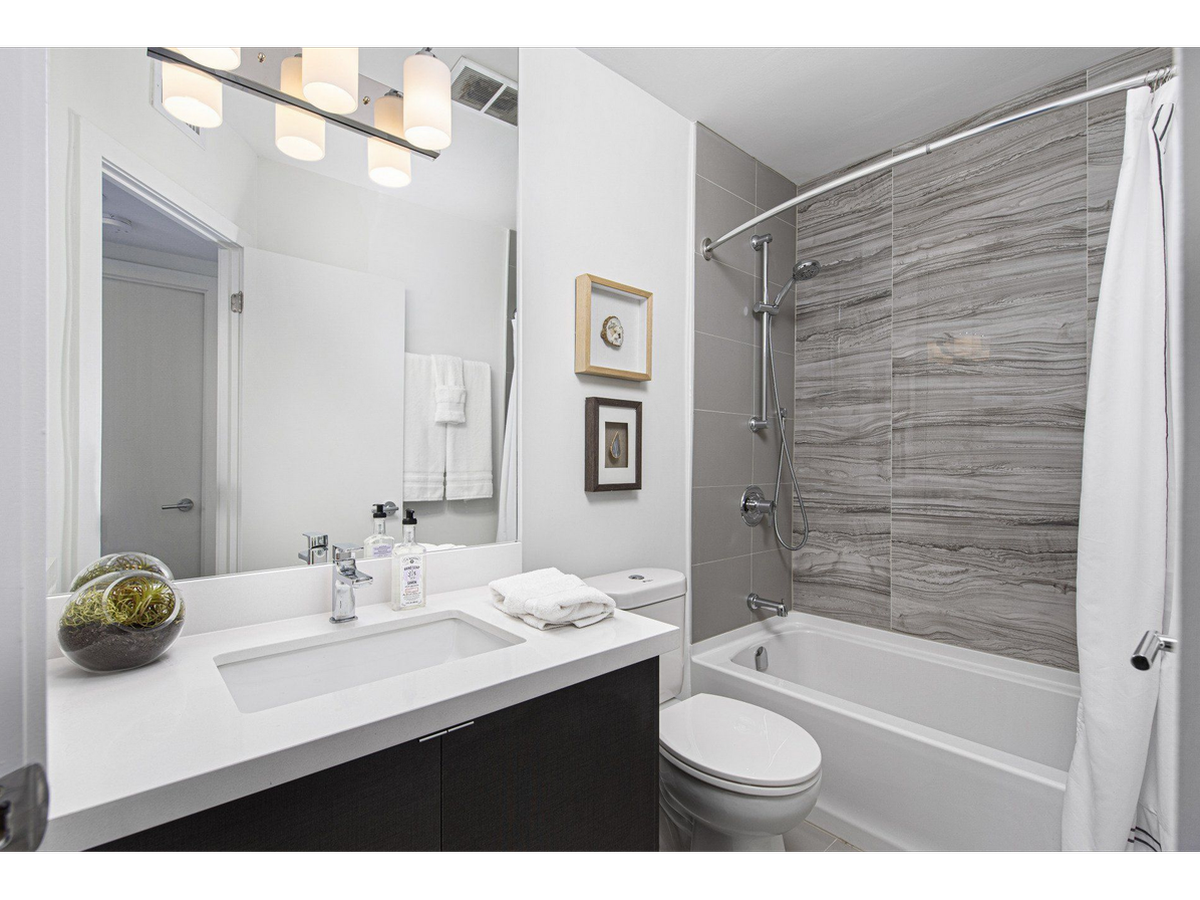 2465 Hurontario Street - Photo 5