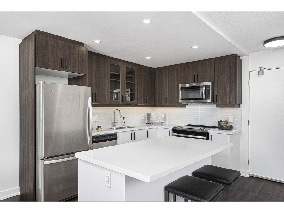 2465 Hurontario Street - Photo 7