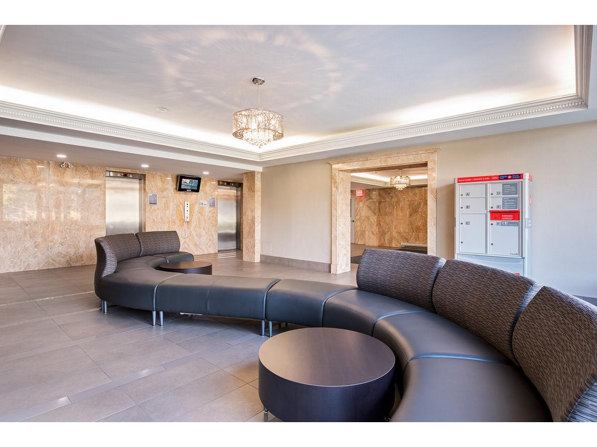 2465 Hurontario Street - Photo 8
