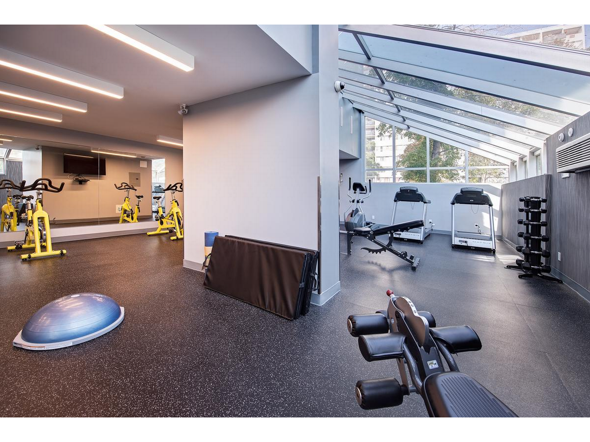 2465 Hurontario Street - Photo 11