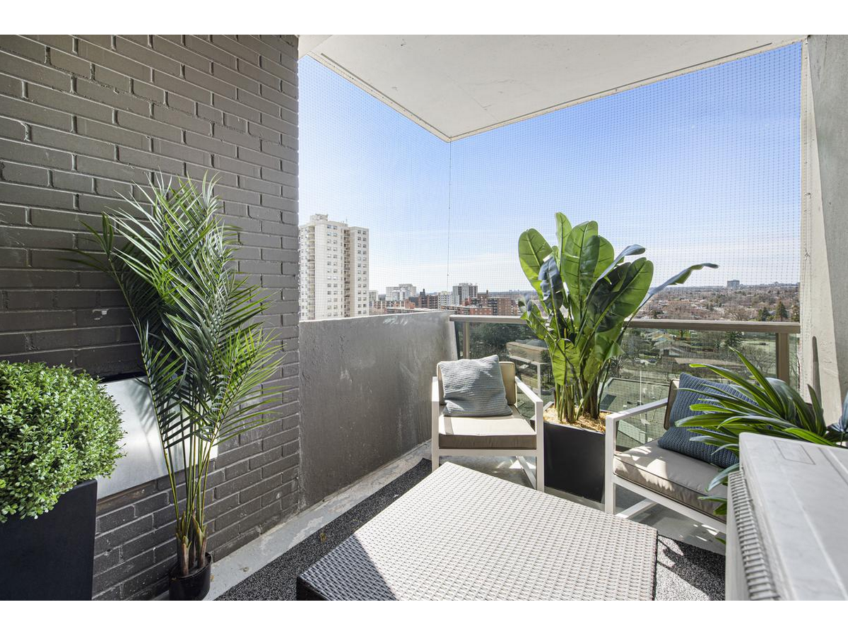 2465 Hurontario Street - Photo 12