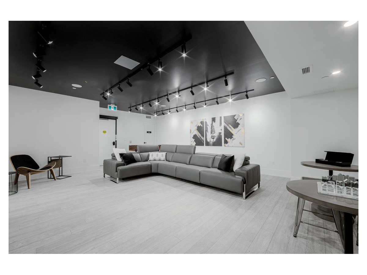2475 Hurontario Street - Photo 14