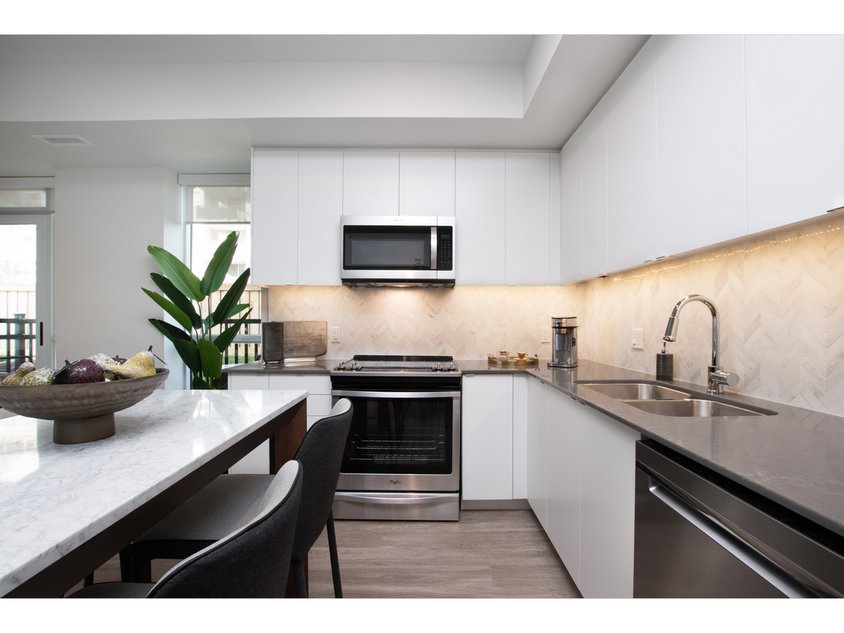 2475 Hurontario Street - Photo 7