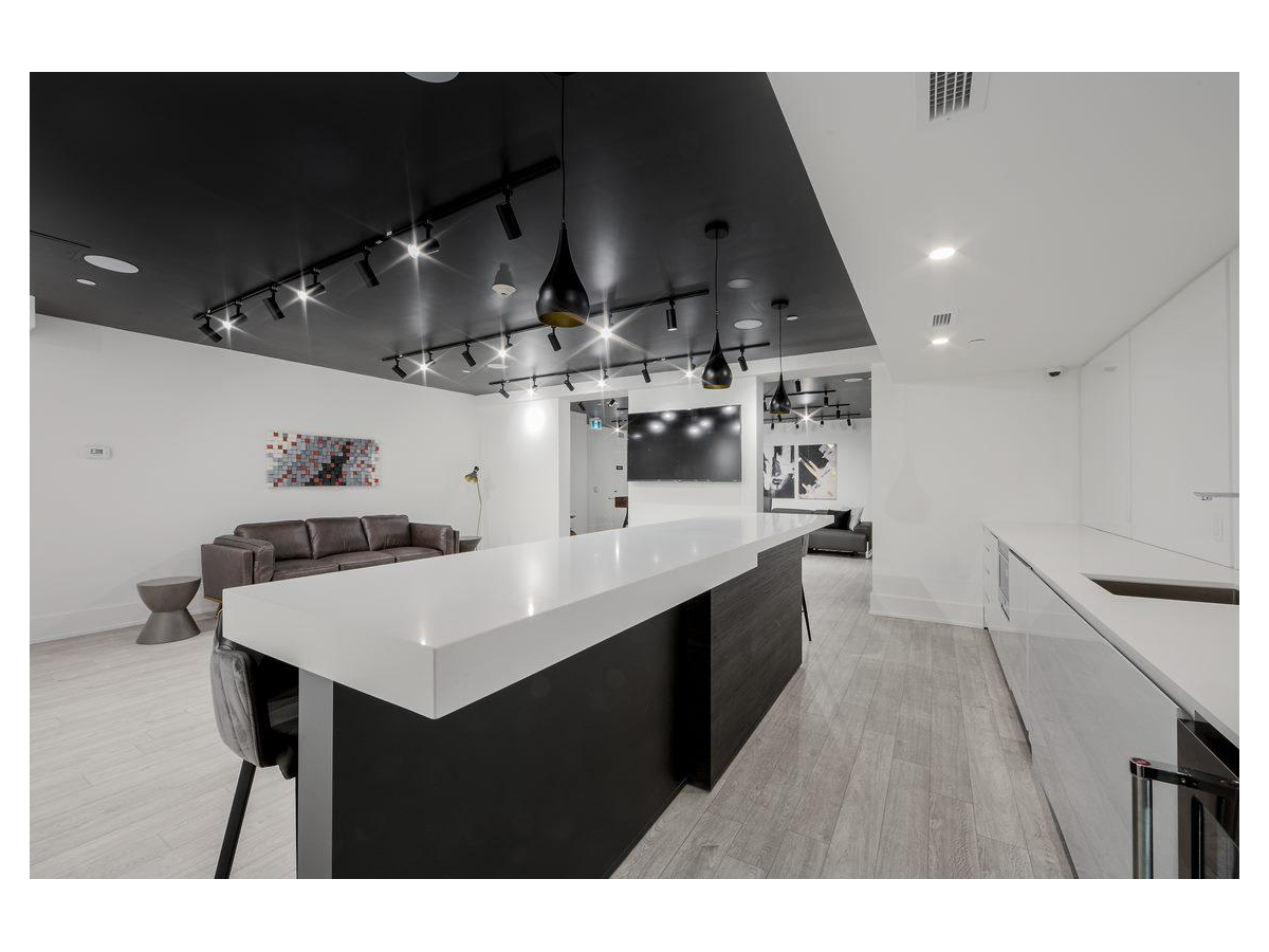 2475 Hurontario Street - Photo 21