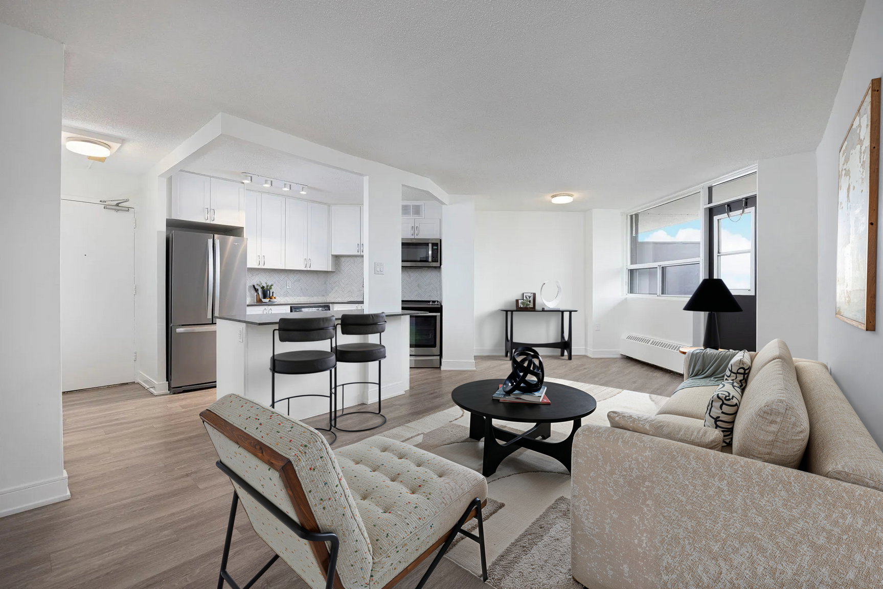 3122 Hurontario Street - Photo 3