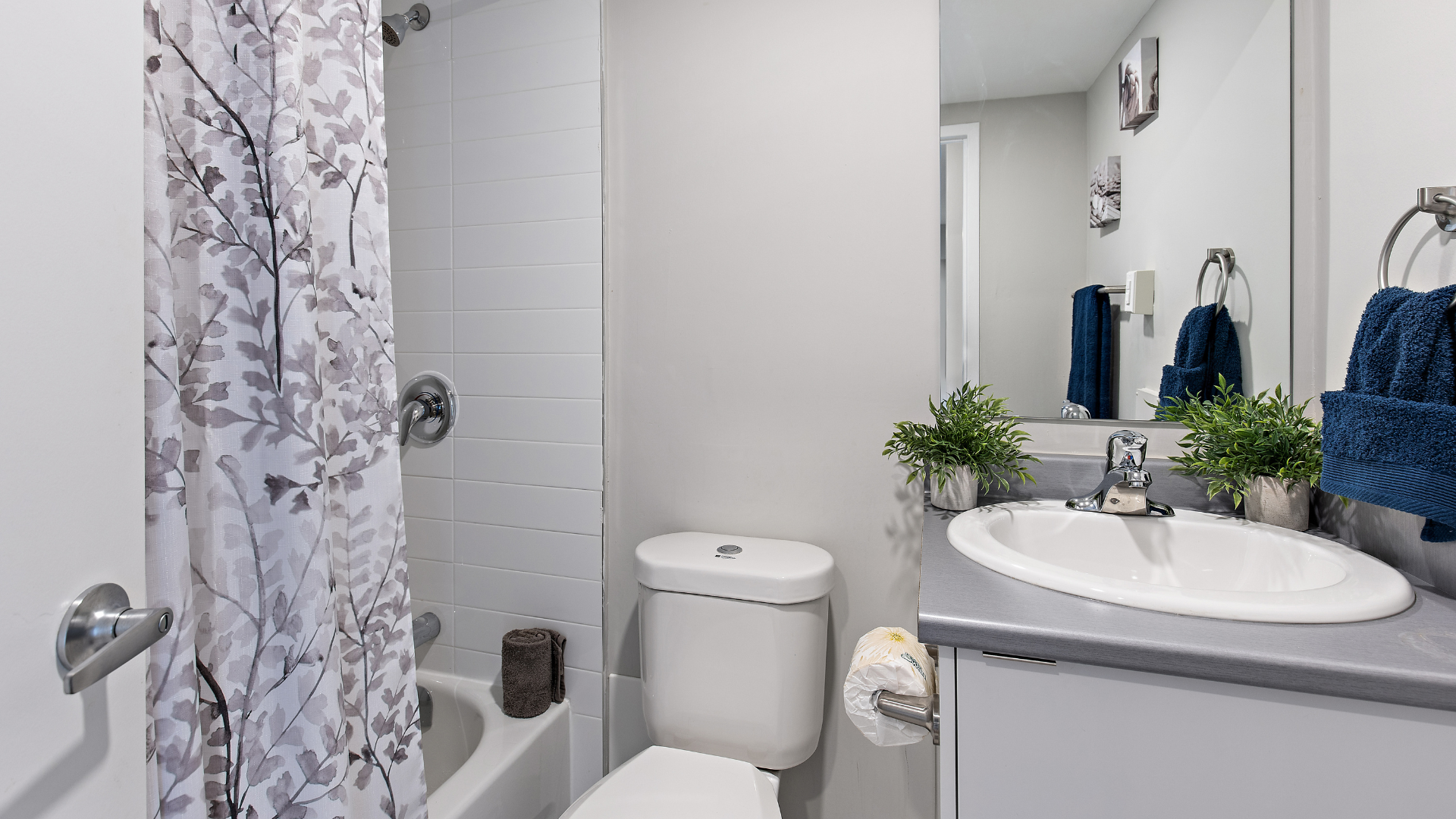 1577 Lawrence Avenue West - Photo 10