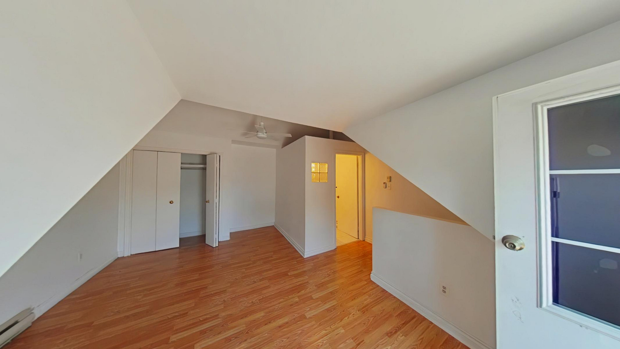 998 Queen Street East - Photo 12