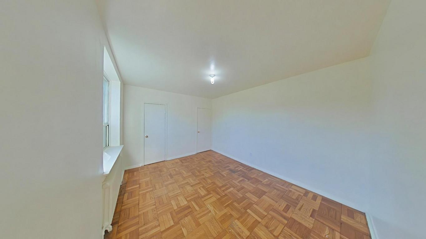 1589–1607 Victoria Park Ave - Photo 8