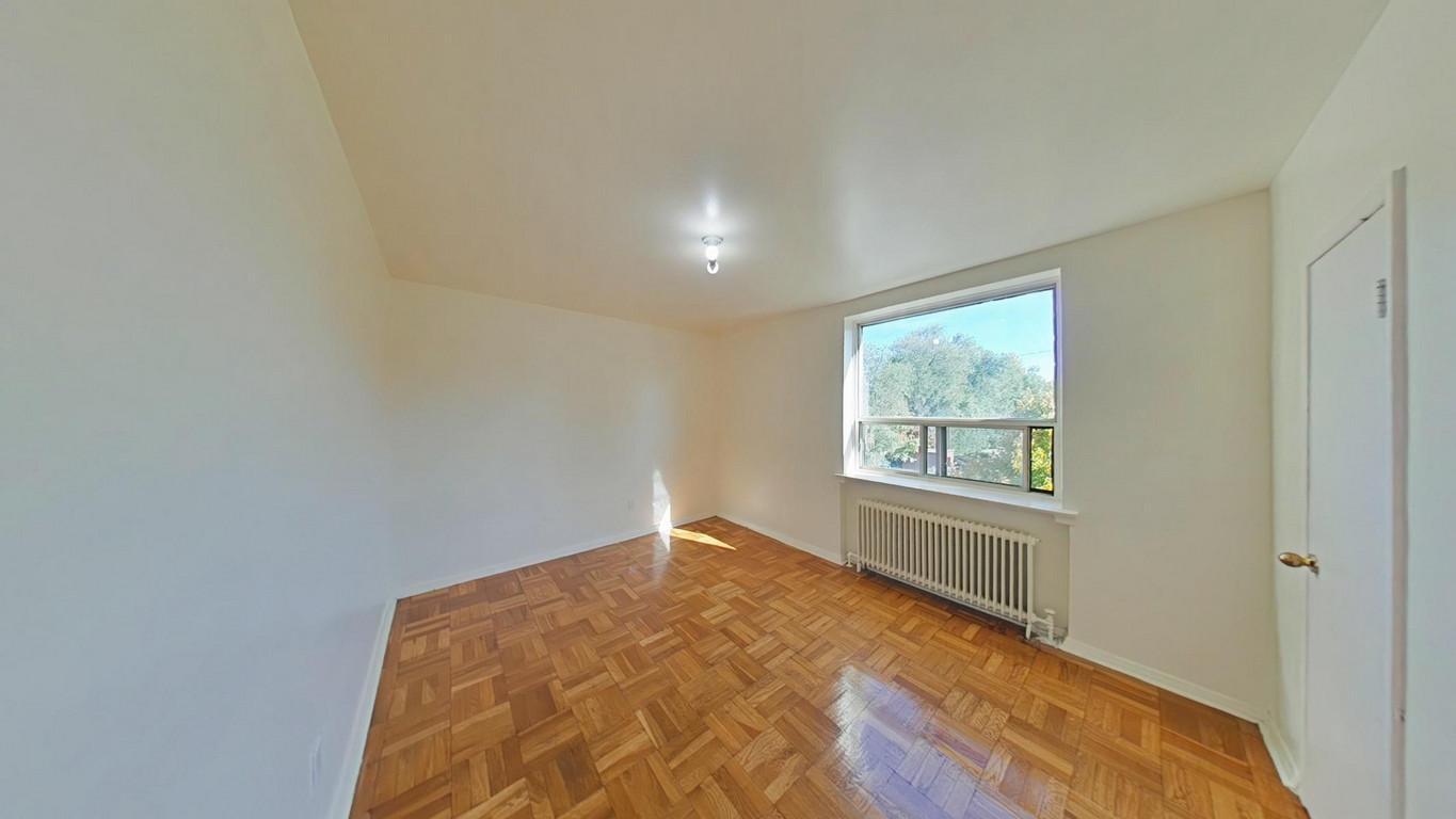 1589–1607 Victoria Park Ave - Photo 9