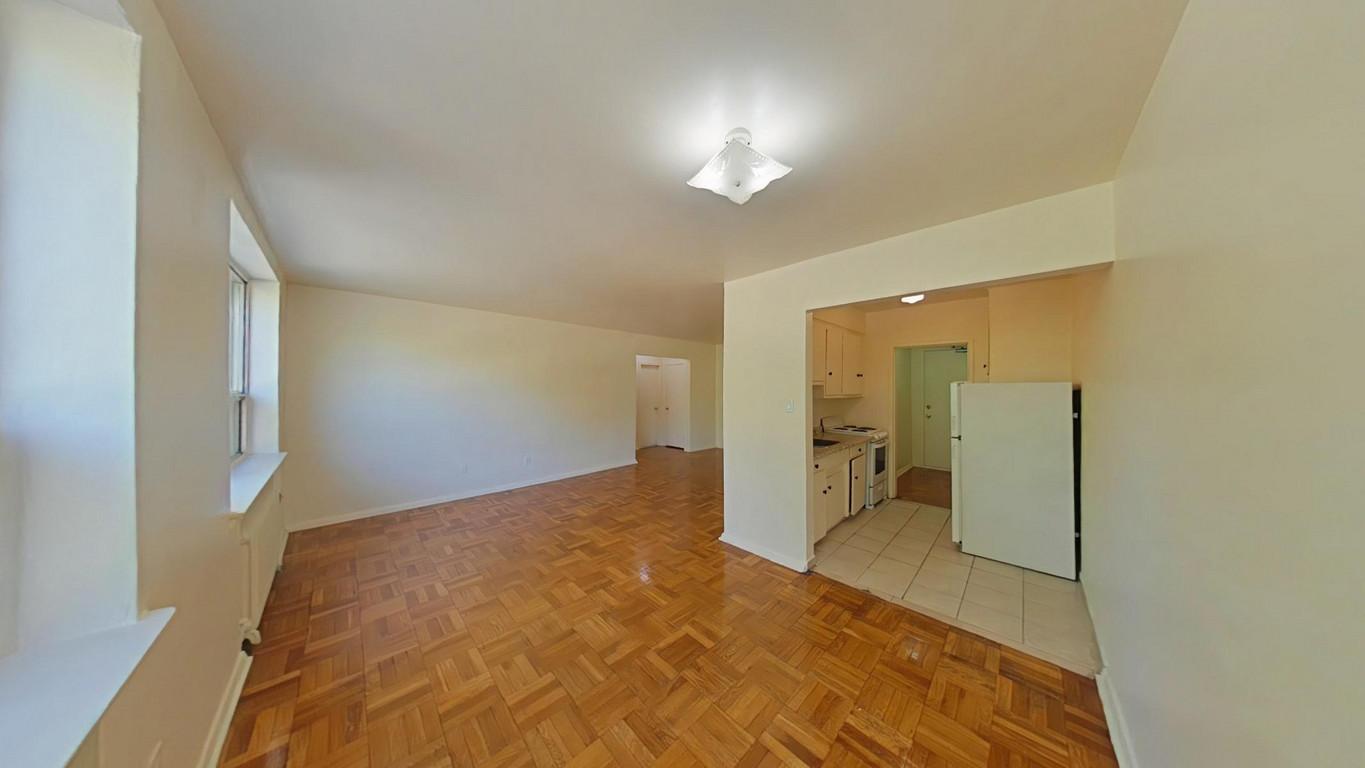 1589–1607 Victoria Park Ave - Photo 4