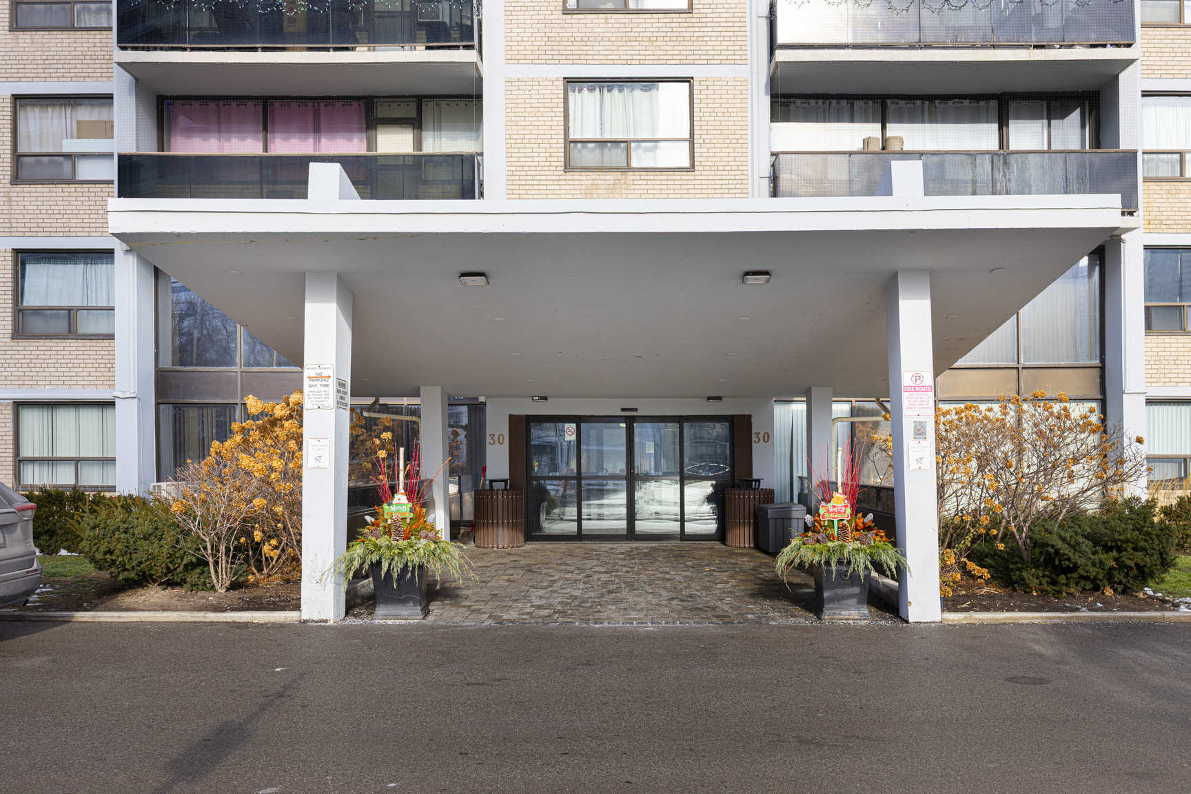 30 Esterbrooke Avenue - Photo 3