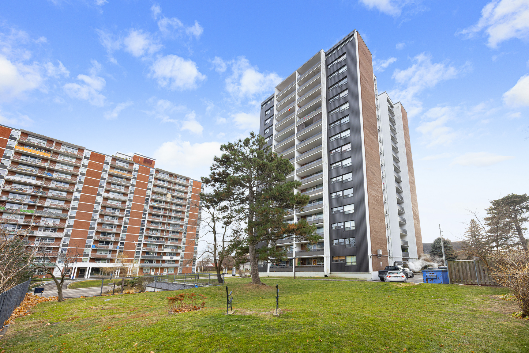 30 High Street East - Photo 2
